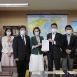 ネット誹謗中傷対策案、岸田政調会長に申し入れ